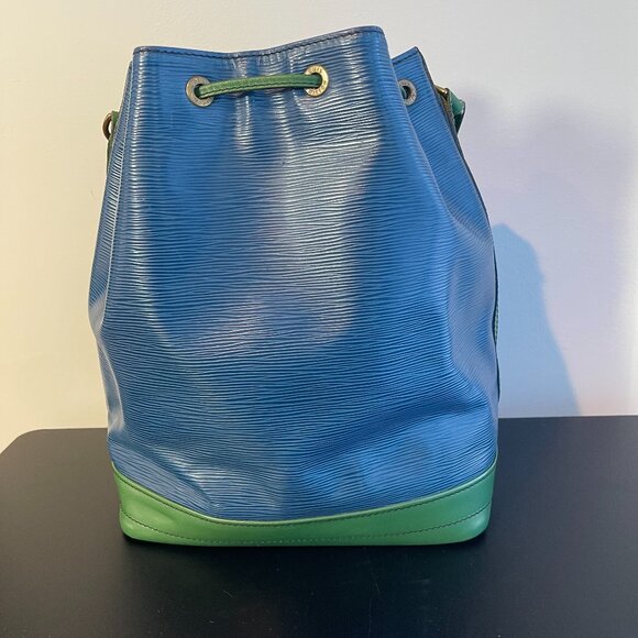 Louis Vuitton 1992 Vintage Bi-Color Epi Leather Petit Noé Bucket Bag - Preowned - Picture 2 of 16